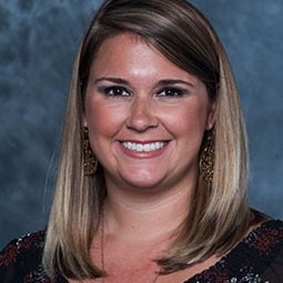 Lisa Peterson Headshot